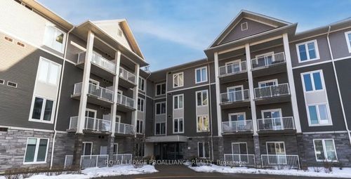 302-290 Liberty St N, Bowmanville, ON, L1C0V5 | Card Image