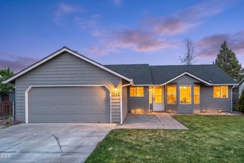 1934 Sw 28th Ct, Redmond, OR, 97756-8032 | Card Image