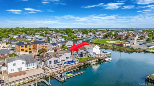 3452 Ocean Ave, Oceanside, NY, 11572-4328 | Card Image