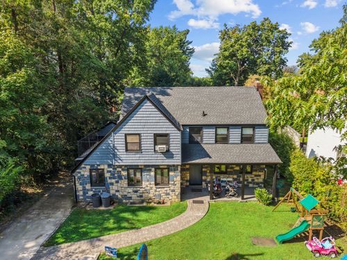 11 Brook Ln, Great Neck, NY, 11023-1906 | Card Image