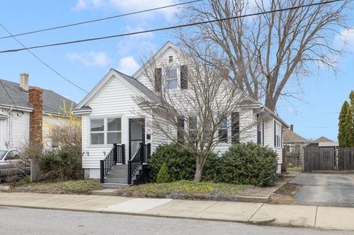 208 Liberty St, Pawtucket, RI, 02861-3038 | Card Image