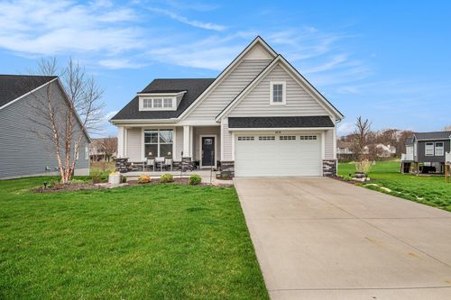 8275 Woodhaven Dr Sw, Byron Township, MI, 49315 | Card Image