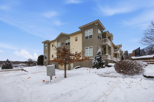 apt-104-1256 County Road D E, Maplewood, MN, 55109-6033 | Card Image