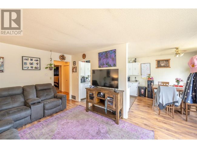 1486 Naish Dr, Home with 7 bedrooms, 4 bathrooms and 4 parking in Penticton BC | Image 4
