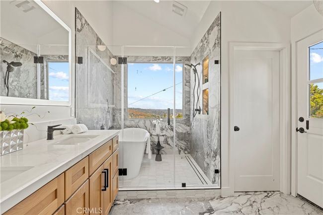 8280 Grand View Dr, House other with 3 bedrooms, 4 bathrooms and 2 parking in LOS ANGELES CA | Image 40