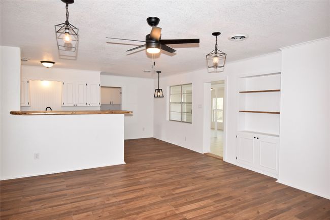 2013 S High St, House other with 3 bedrooms, 2 bathrooms and null parking in Brady TX | Image 6