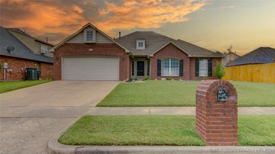 8814 N 134th East Court, House other with 4 bedrooms, 2 bathrooms and null parking in Owasso OK | Image 2