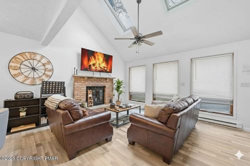 4758 Brentwood Dr, Tobyhanna, PA, 18466-3122 | Card Image