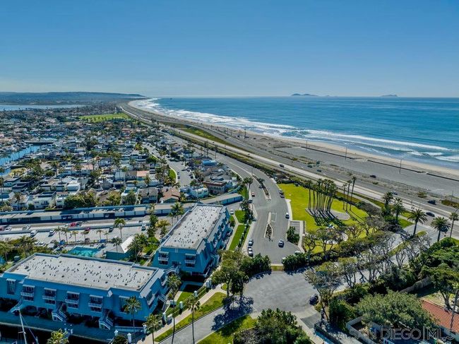 34 Montego Ct, Condo with 2 bedrooms, 3 bathrooms and 2 parking in Coronado CA | Image 32