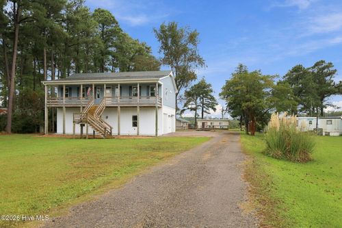 402 Gillikin Rd, Beaufort, NC, 28516-7254 | Card Image