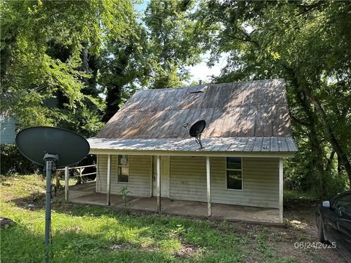 610 High St, Leslie, AR, 72645-7073 | Card Image