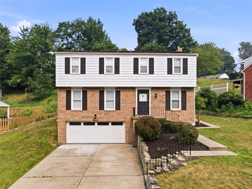 1260 Delfield Dr, Bethel Park, PA, 15102-2454 | Card Image