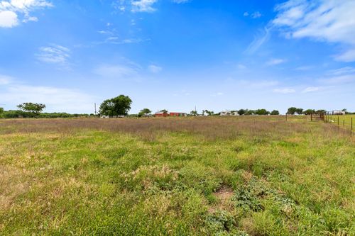 729 Twin Bends Rd, Crawford, TX, 76638-2608 | Card Image