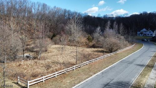 11 Lackawanna Dr, Newton, NJ, 07860-5509 | Card Image