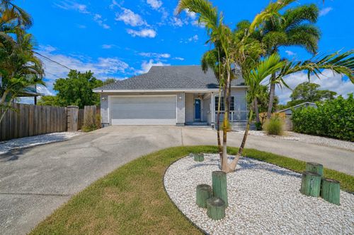 703 Riverside Dr, TARPON SPRINGS, FL, 34689-2331 | Card Image