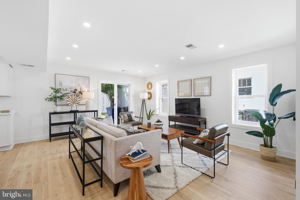 Residential in ARLINGTON 3