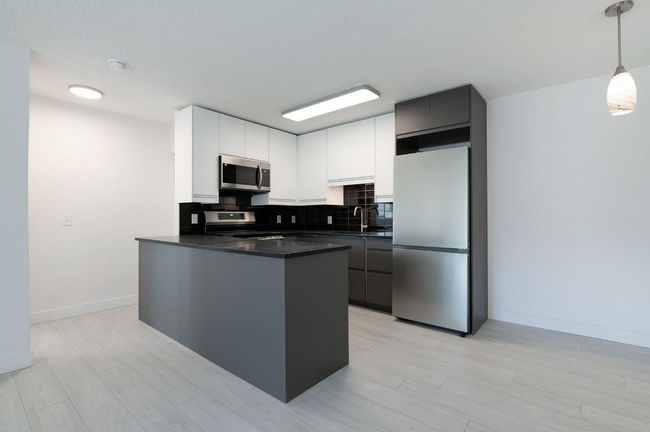 12 - 3012 Edenwold Heights Nw, Condo with 2 bedrooms, 2 bathrooms and 1 parking in Calgary AB | Image 5