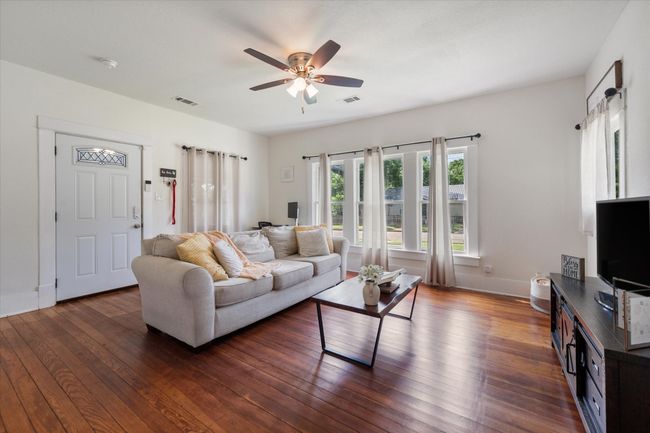 308 W Heard St, House other with 2 bedrooms, 1 bathrooms and null parking in Cleburne TX | Image 5