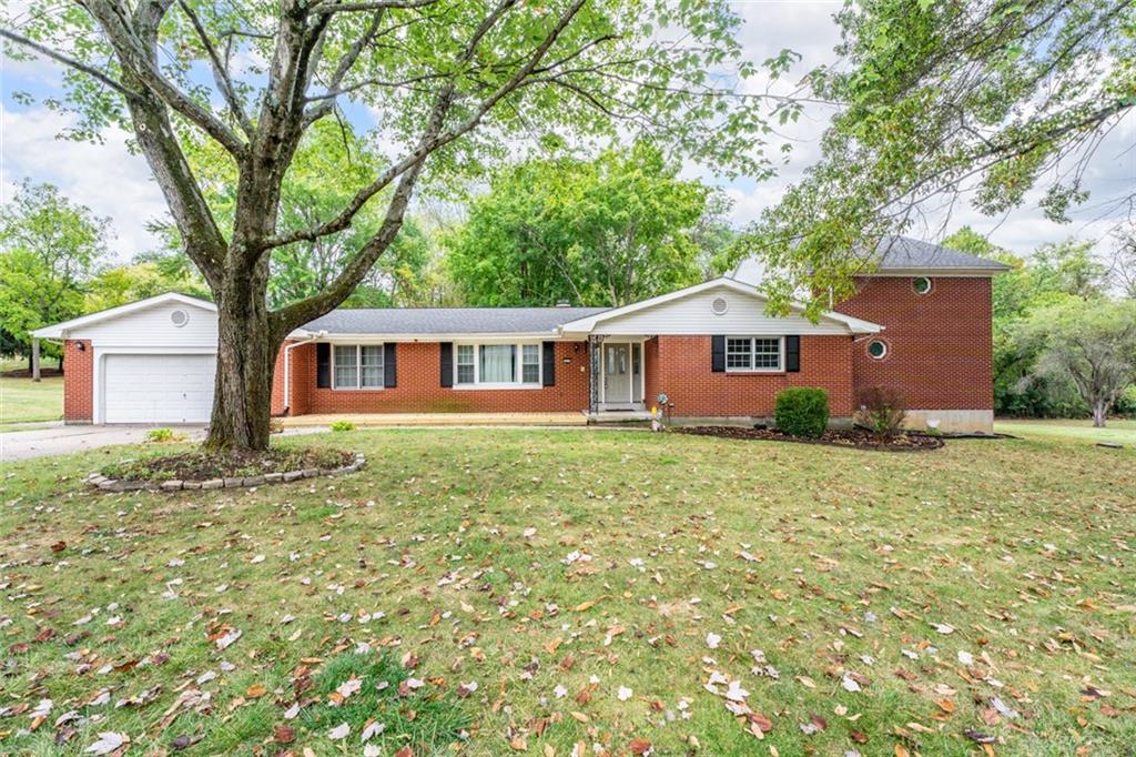 Vickie Dr, Beavercreek, OH 45434