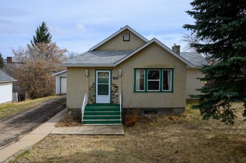 4804 51 Street, Home with 1 bedrooms, 2 bathrooms and 2 parking in Athabasca AB | Card Image