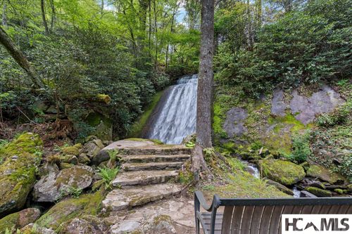 685 Gold Mine Rd, Highlands, NC, 28741-9115 | Card Image