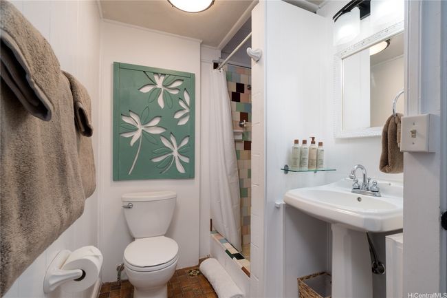 1st Floor Guest Bathroom | Image 21