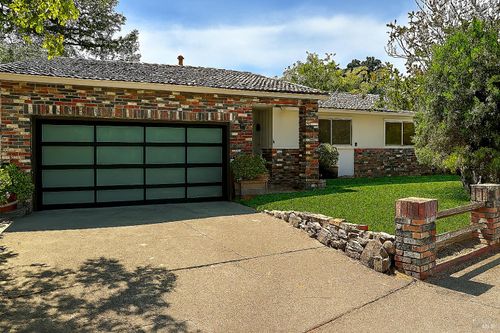 19015 Junipero Serra Dr, Sonoma, CA, 95476-5506 | Card Image