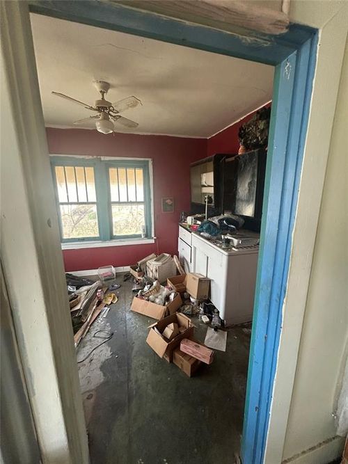 415 S A St, Blackwell, OK, 74631-3302 | Card Image