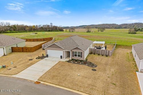 176 Crescent Cir, Niota, TN, 37826-2779 | Card Image