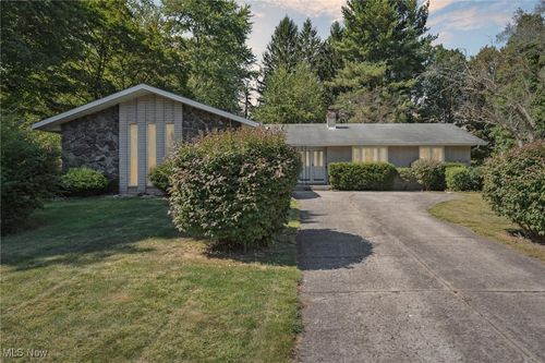 8604 Ottawa Dr, Brecksville, OH, 44141-1713 | Card Image