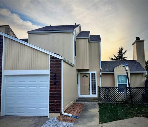 678 Nw Valleybrook Rd, Blue Springs, MO, 64014-2838 | Card Image