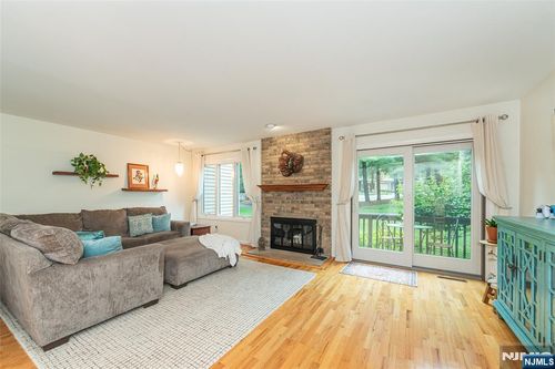 122 Macleish Ct, Mahwah, NJ, 07430-3175 | Card Image