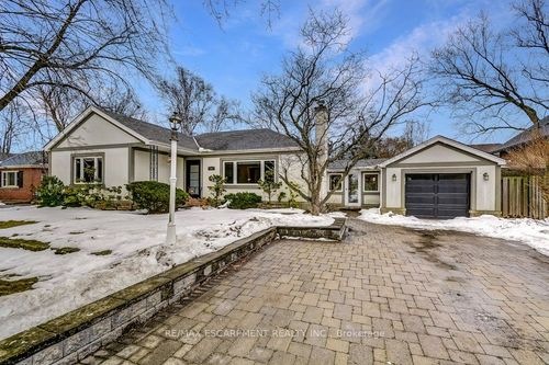 34 Oakley Court, Hamilton, ON, L9G1T5 | Card Image