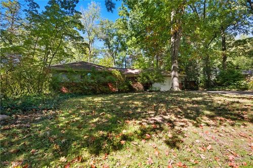 11 Hillside Dr, Girard, OH, 44420-3619 | Card Image