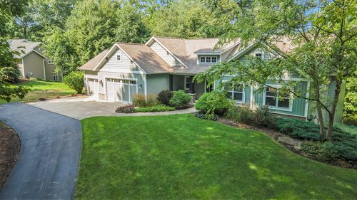 6722 Redtail Ridge Dr Ne, Belmont, MI, 49306-8889 | Card Image