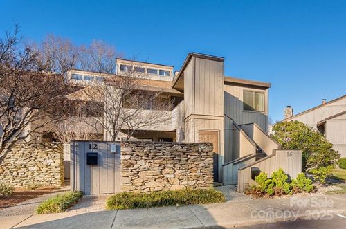 16 Lakemoor Ln, Hendersonville, NC, 28739-4059 | Card Image