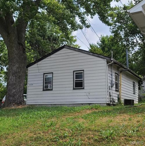 3724 Adie Rd, Saint Ann, MO, 63074-2402 | Card Image