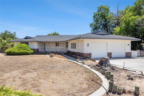 947 S Stanford Avenue, Fresno, CA, 93727 | Card Image