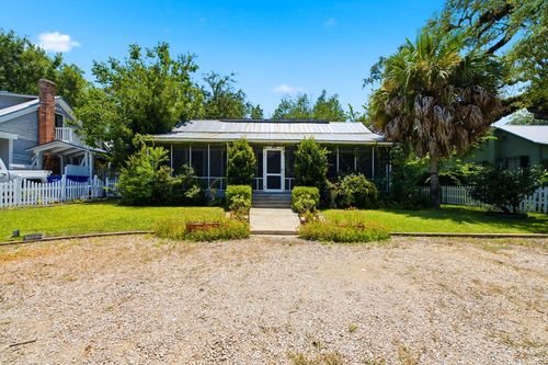 34 7th St, Apalachicola, FL, 32320-1780 | Card Image