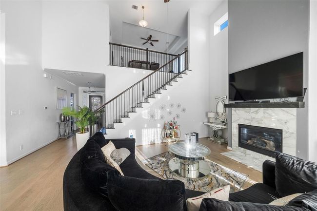 9207 Secretariat Ln, House other with 4 bedrooms, 4 bathrooms and 3 parking in Mont Belvieu TX | Image 7