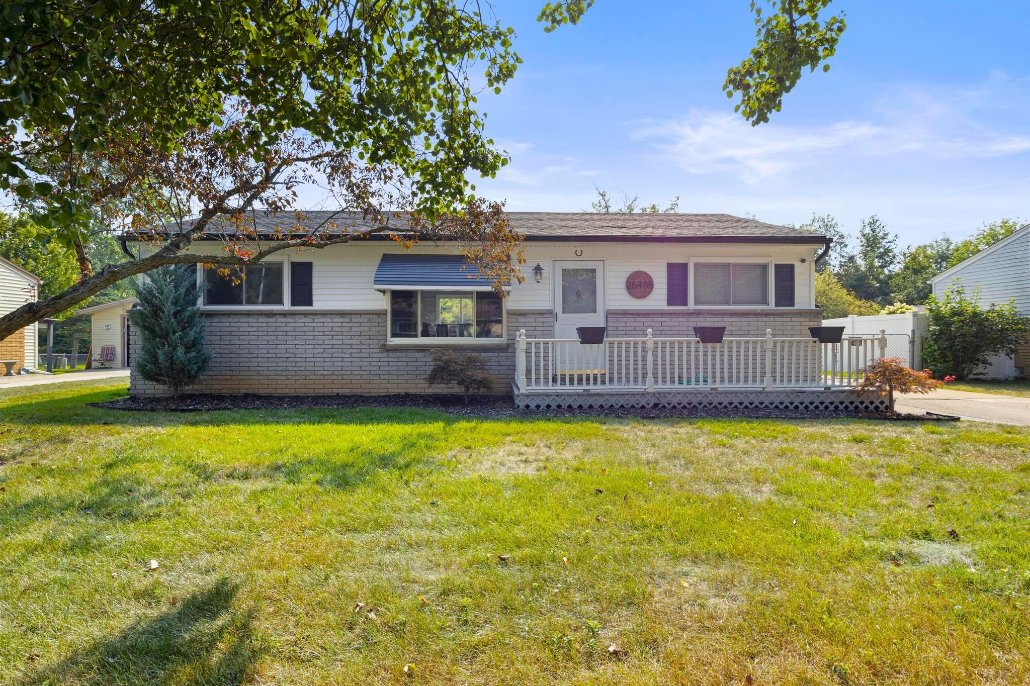 Willow Cv, Woodhaven, MI 48183