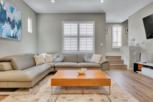 153 Milky Way, Irvine, CA, 92618-8889 | Card Image