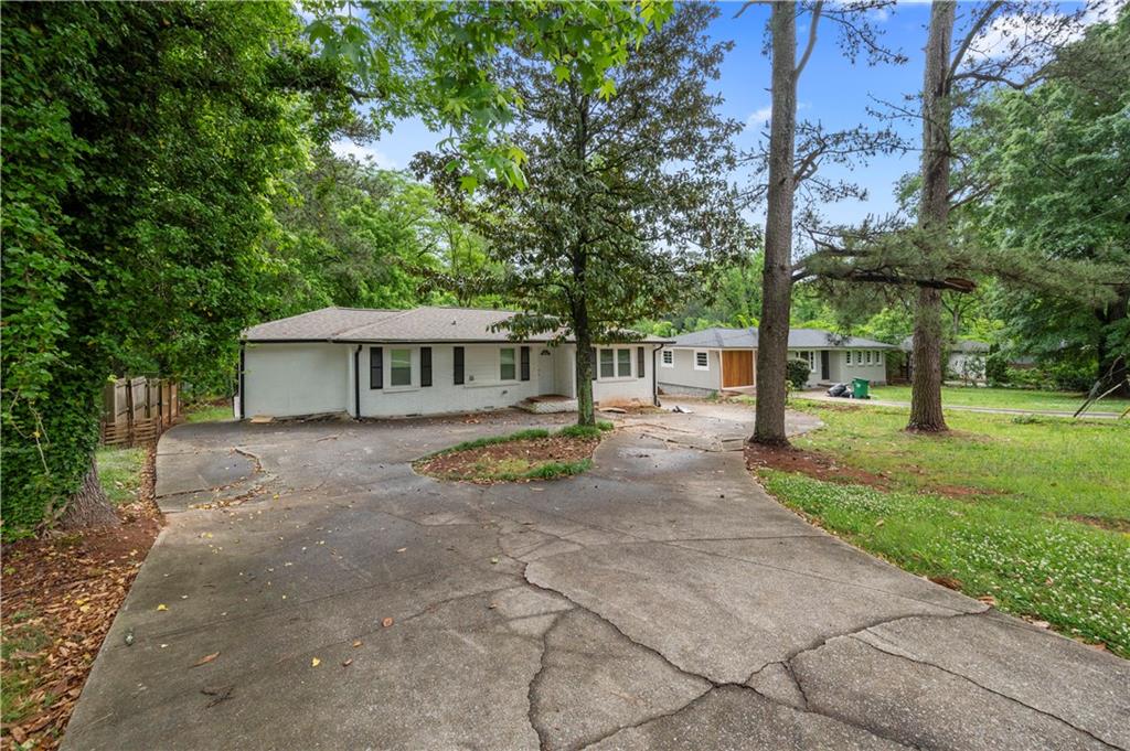 Misty Valley Rd, Decatur, GA 30032