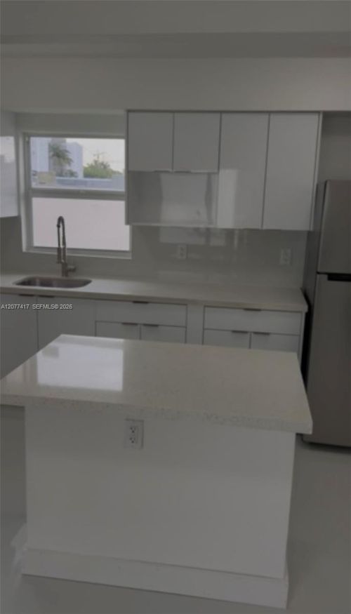 1-1943 71st St, Miami Beach, FL, 33141-6907 | Card Image