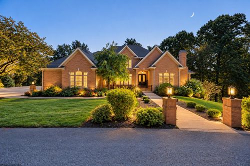 24 Woodcliff Drive, Fairmont, WV, 26554 | Card Image