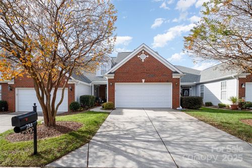 284 Garnet Ct, Fort Mill, SC, 29708-8053 | Card Image