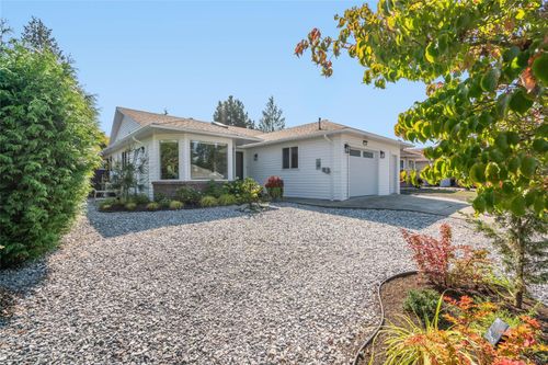 736 Humphrey Rd, Parksville, BC, V9P1C8 | Card Image