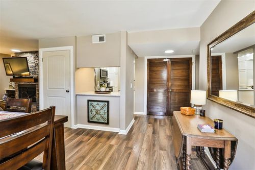 apt-206n-600 Nw 4th St, Oklahoma City, OK, 73102-1652 | Card Image