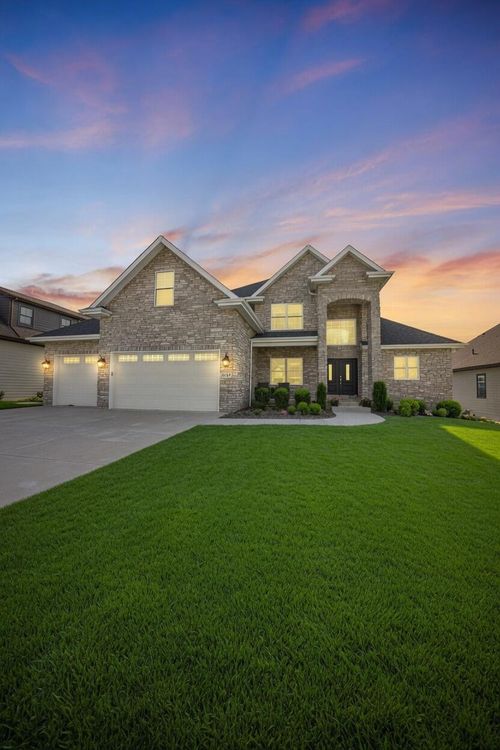 9317 Michigan Dr, Crown Point, IN, 46307 | Card Image