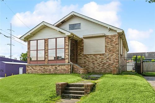 3856 Gentilly Blvd, New Orleans, LA, 70122-6130 | Card Image